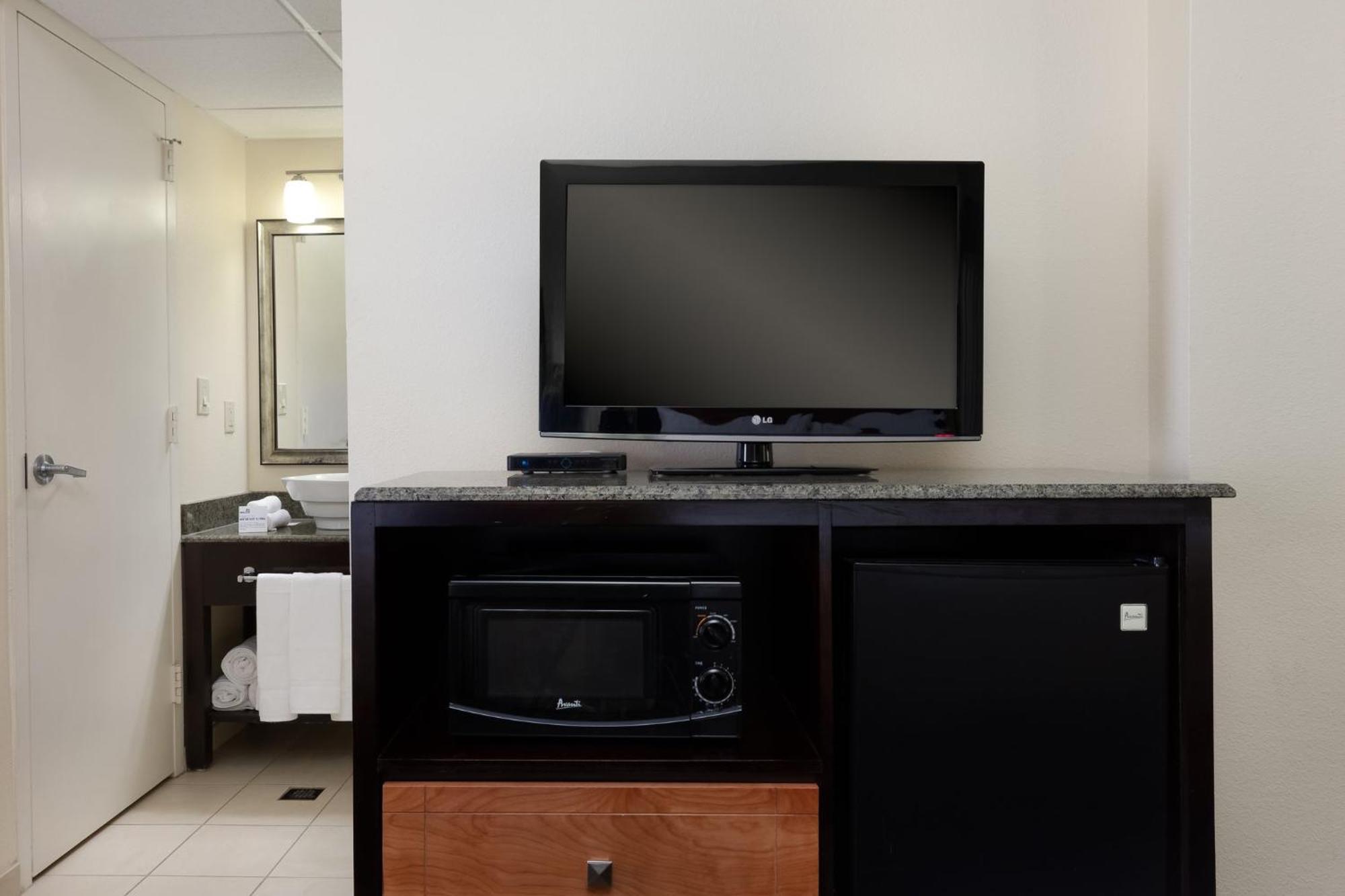 Express & - Downtown By Ihg Hotel