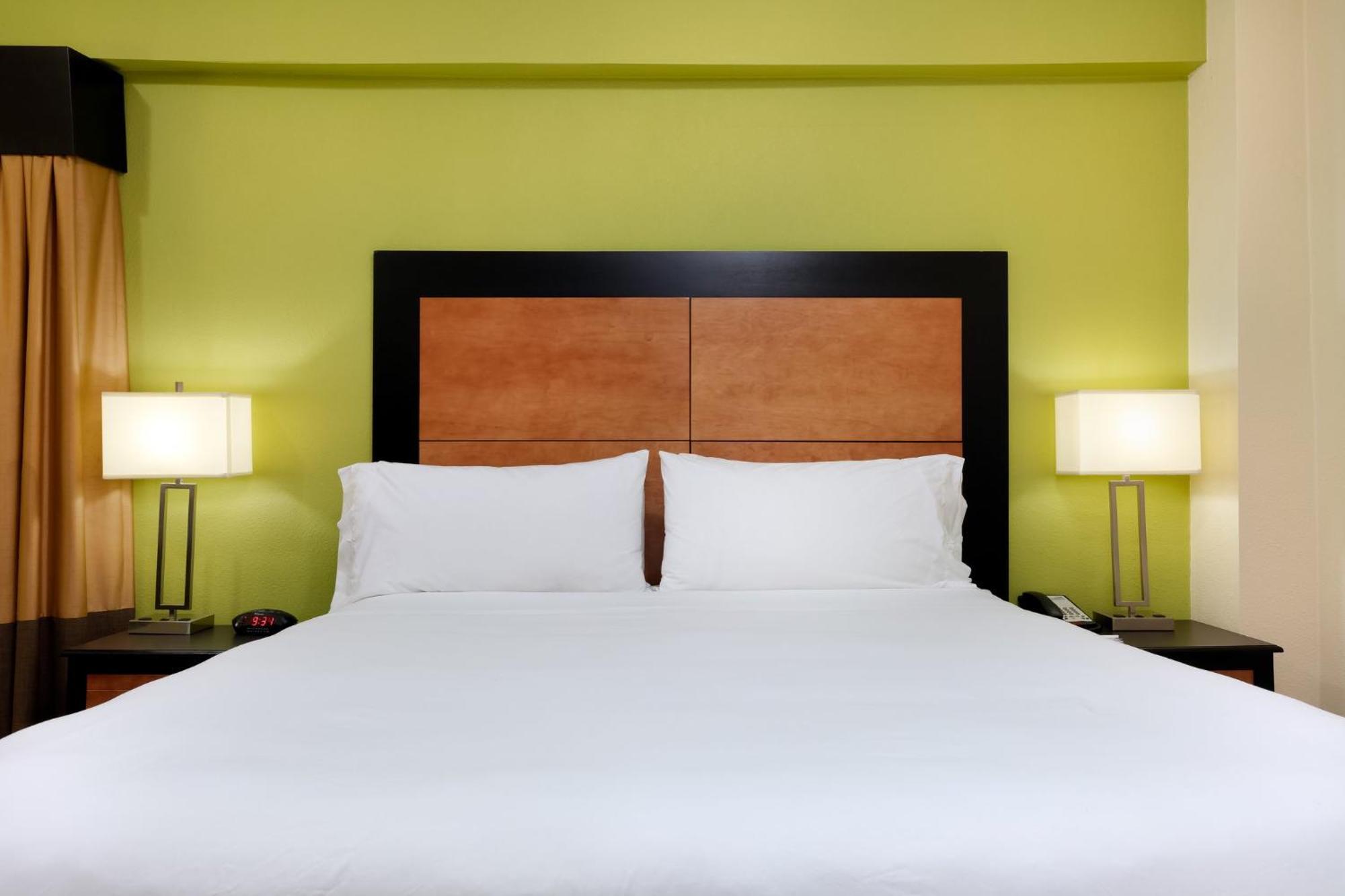Hotel Express & - Downtown By Ihg